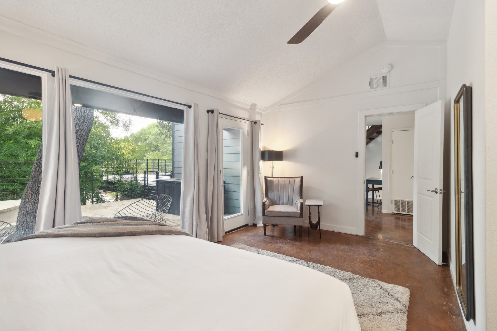 1501 Rockdale Circle - B property image