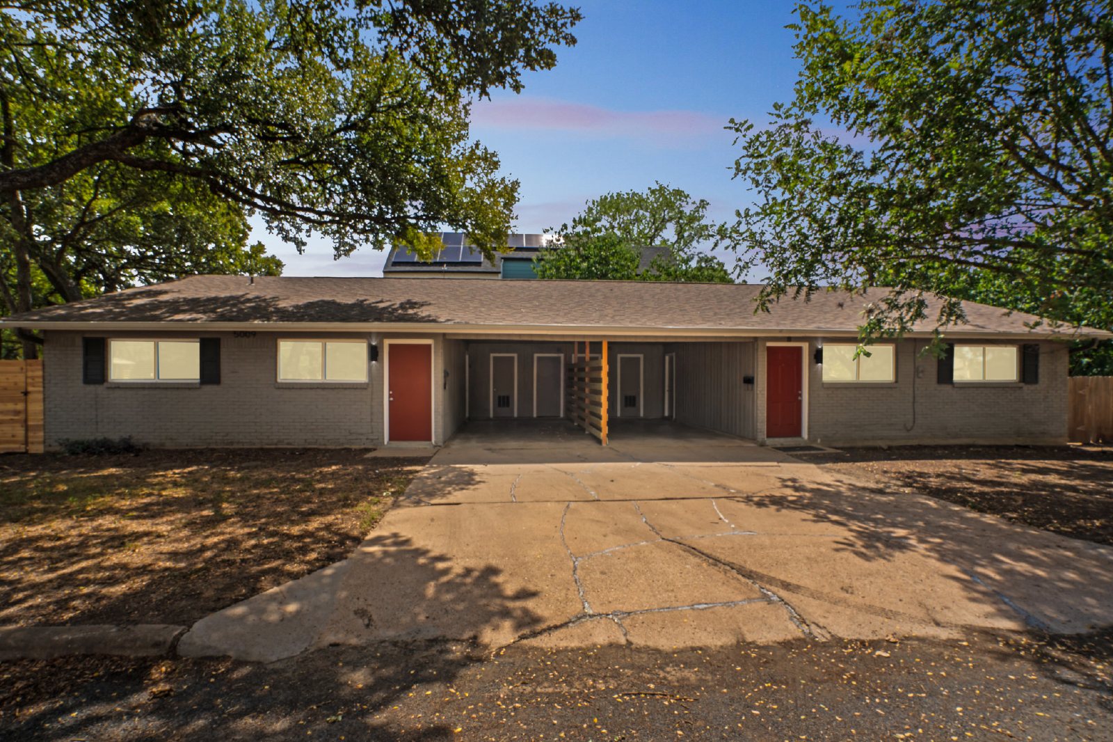 5009 Brighton Road - A property image