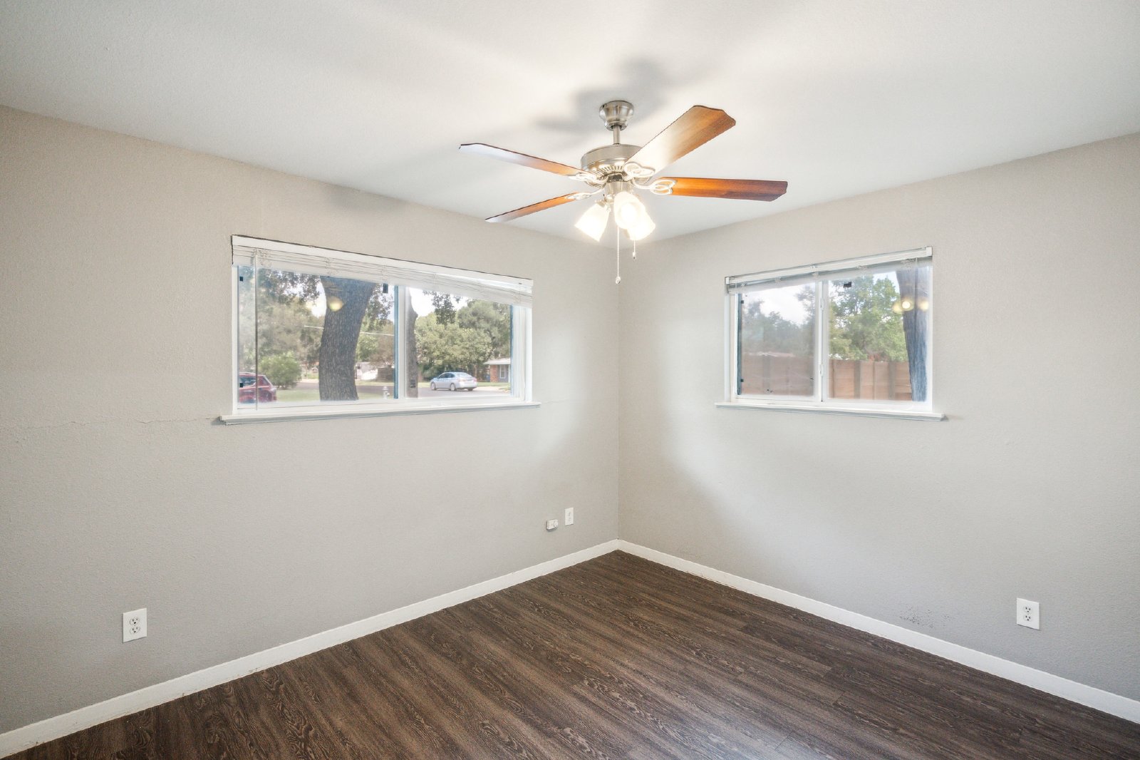 5009 Brighton Road - A property image