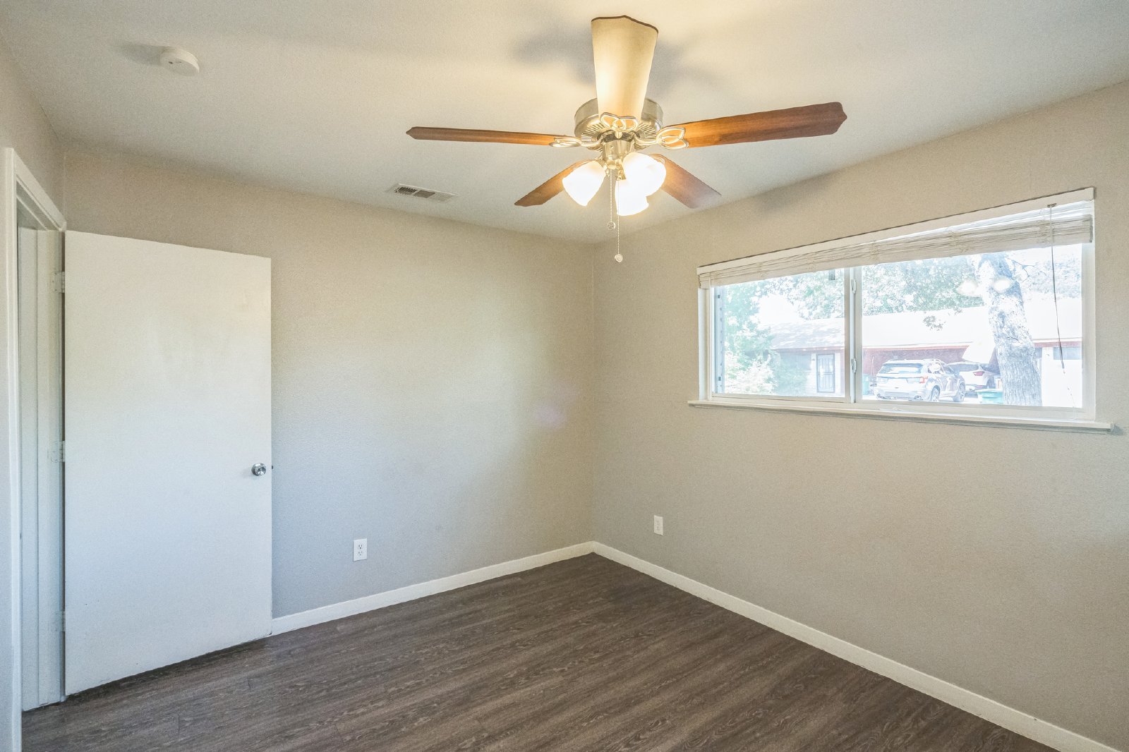 5009 Brighton Road - A property image