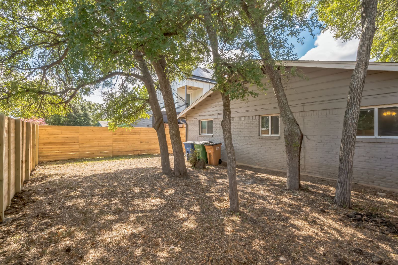 5009 Brighton Road - A property image
