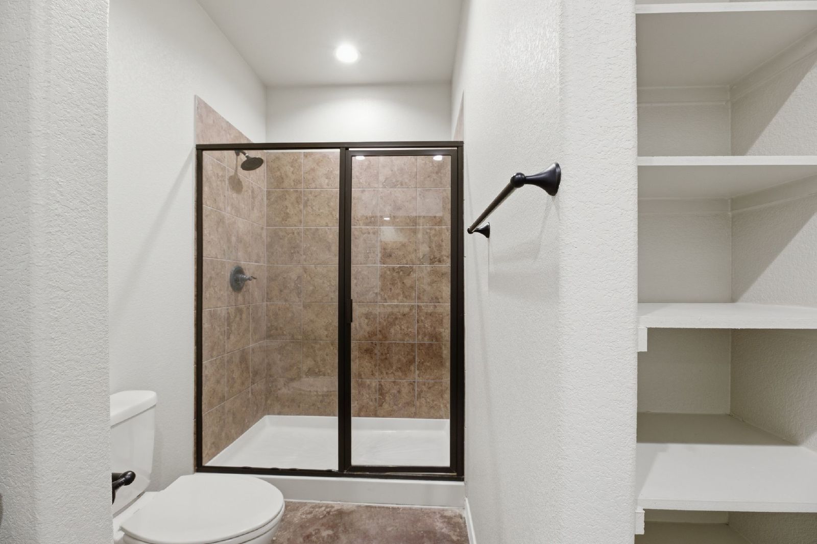 153 Joanne Loop - B property image