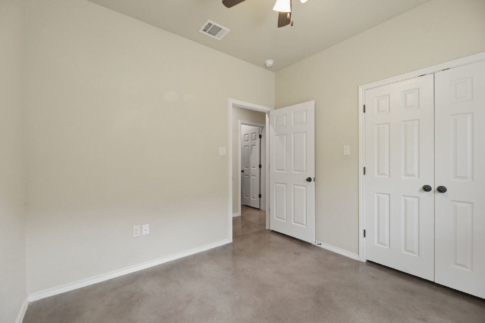 153 Joanne Loop - B property image